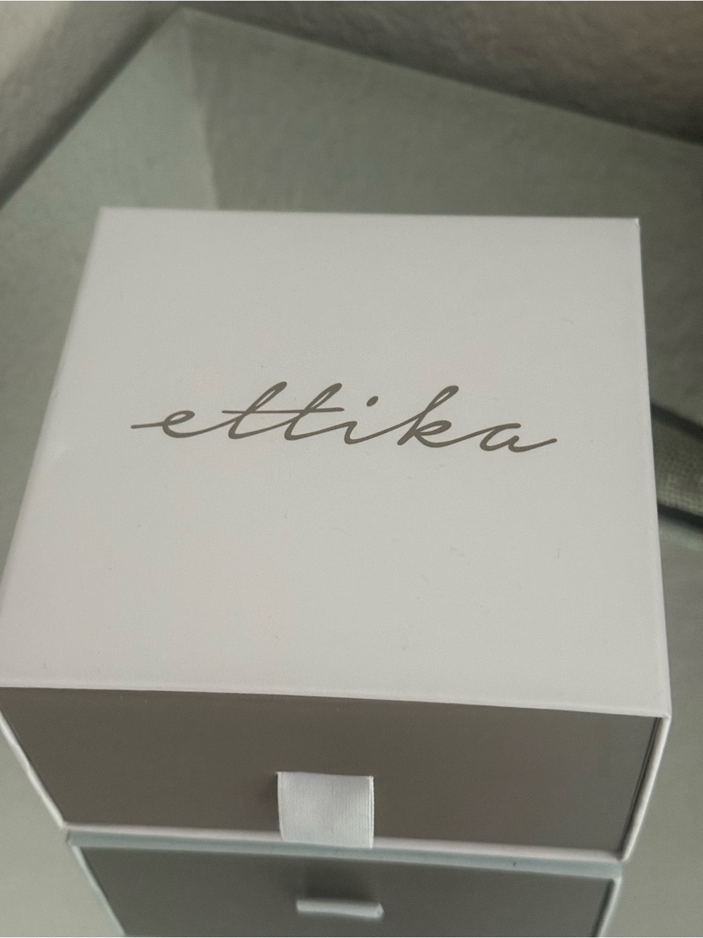 ettika White Jewelry Box with Silver Script Logo and Ribbon Pull